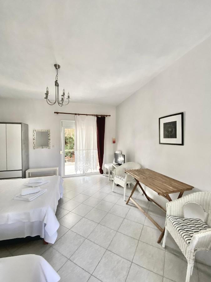 Anthonas House Apartment นิกิติ ภายนอก รูปภาพ